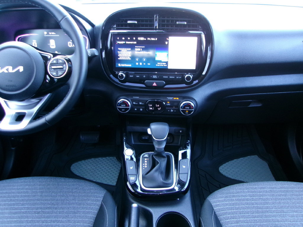 Used 2025 Kia Soul EX FWD image 17