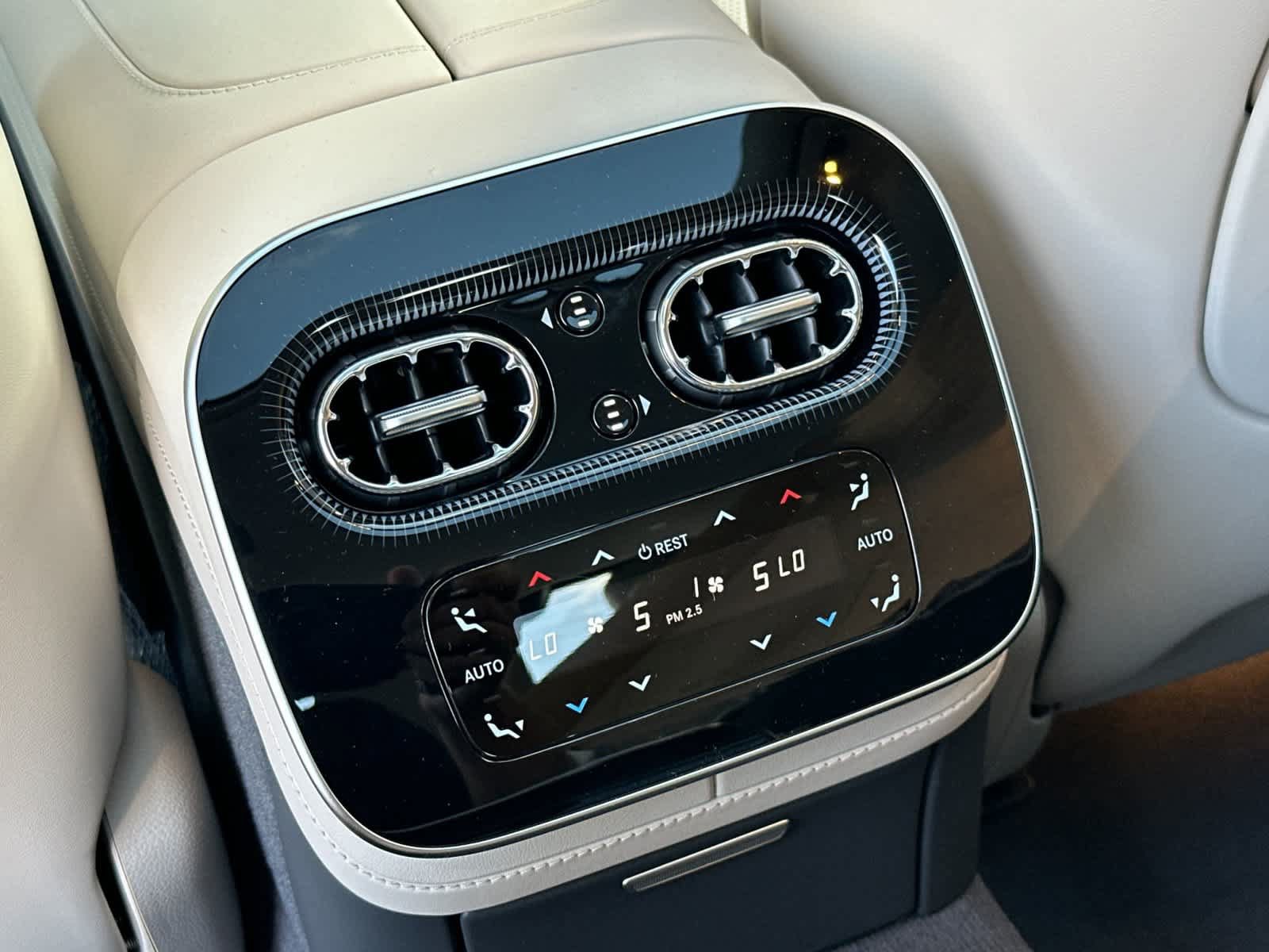 New 2027 Mercedes-Benz S 580 4MATIC Sedan image 13