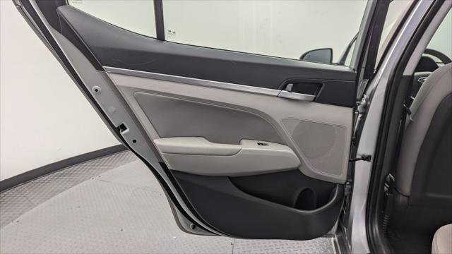 Used 2020 Hyundai Elantra SEL image 15