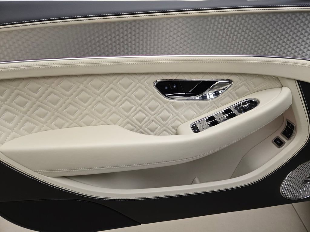 Used 2023 Bentley Continental GT Speed image 25