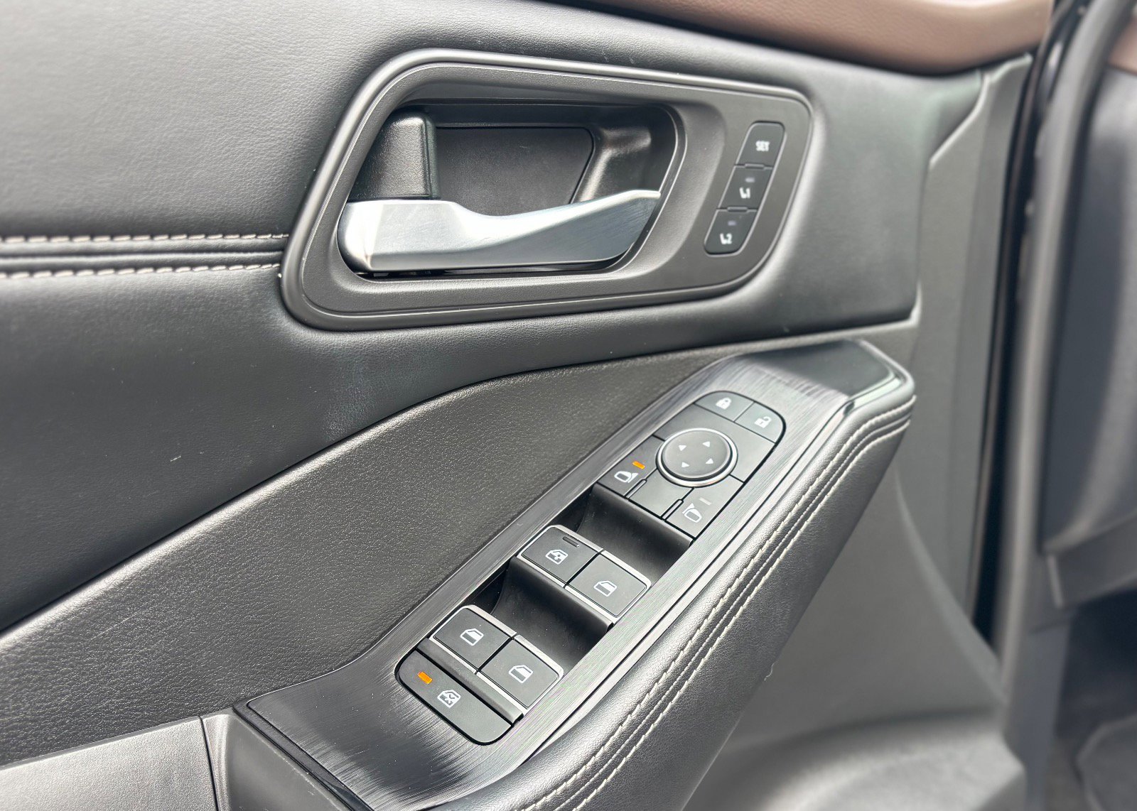 Used 2023 Nissan Rogue SL w/ SL Premium Package image 29