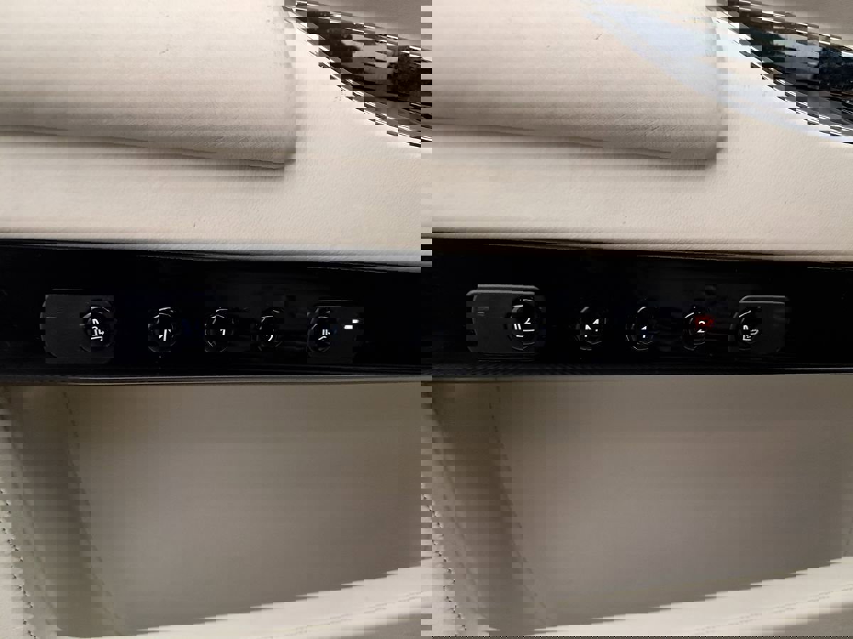 Used 2011 Rolls-Royce Ghost image 16