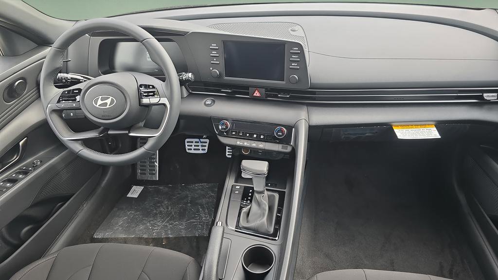 New 2026 Hyundai Elantra Sport FWD image 11