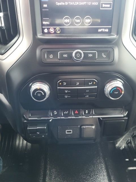 Used 2020 GMC Sierra 1500 4x4 Crew Cab w/ Sierra Value Package image 3