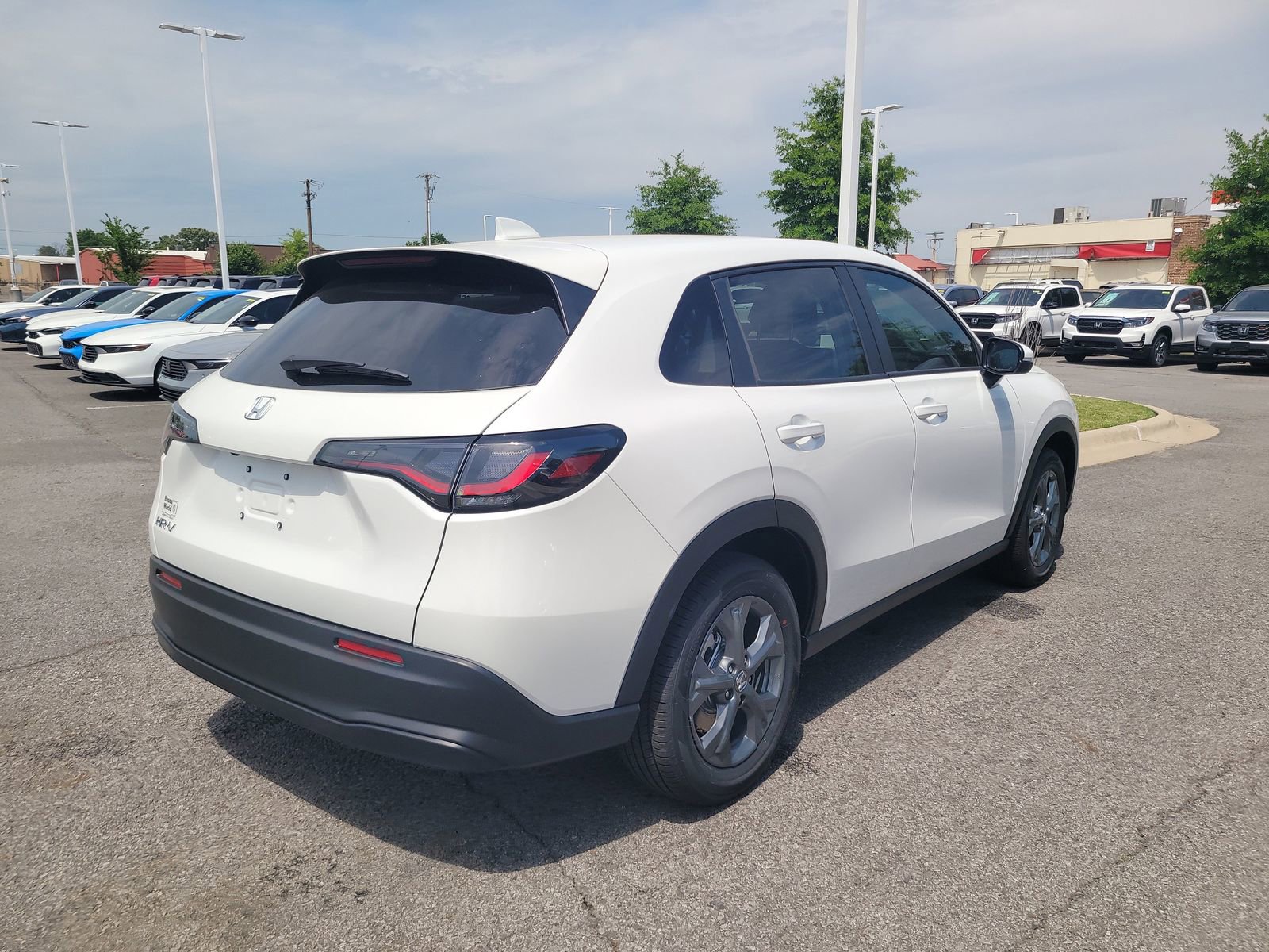 New 2027 Honda HR-V LX image 3