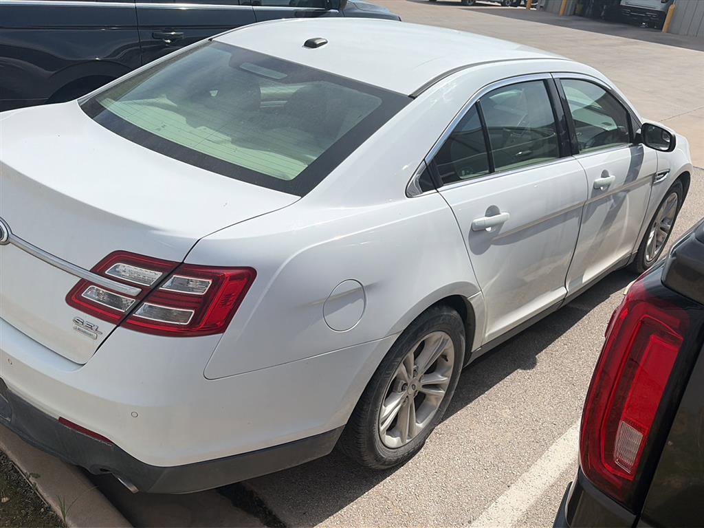 Used 2013 Ford Taurus SEL FWD image 9