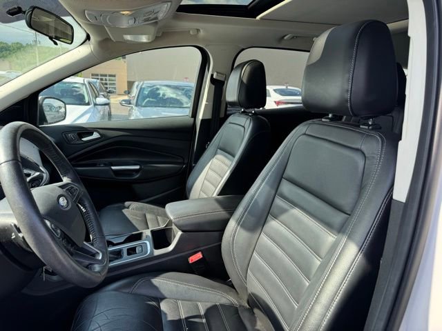 Used 2017 Ford Escape SE w/ SE Leather Comfort Package AWD/4WD image 9