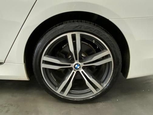 Used 2016 BMW 750i xDrive AWD/4WD image 17