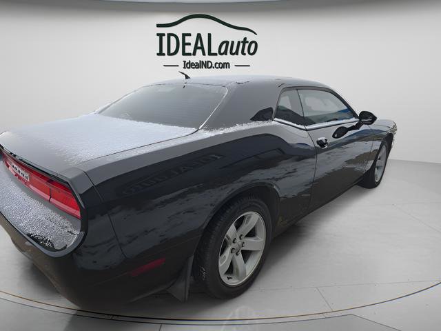 Used 2013 Dodge Challenger SXT image 6