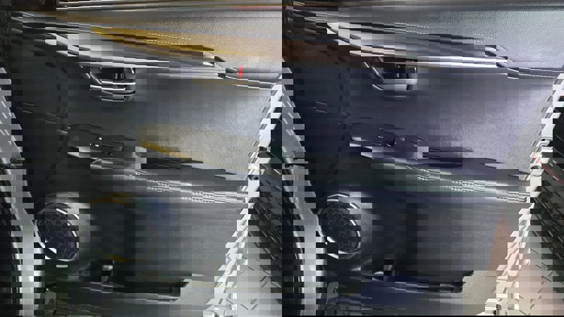 Used 2015 Lexus NX 300h AWD image 30