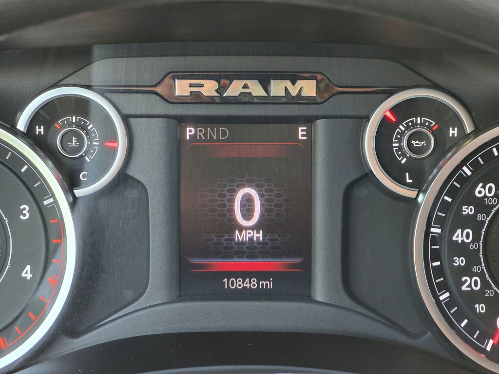 Used 2025 RAM 3500 Tradesman w/ Chrome Appearance Group image 32