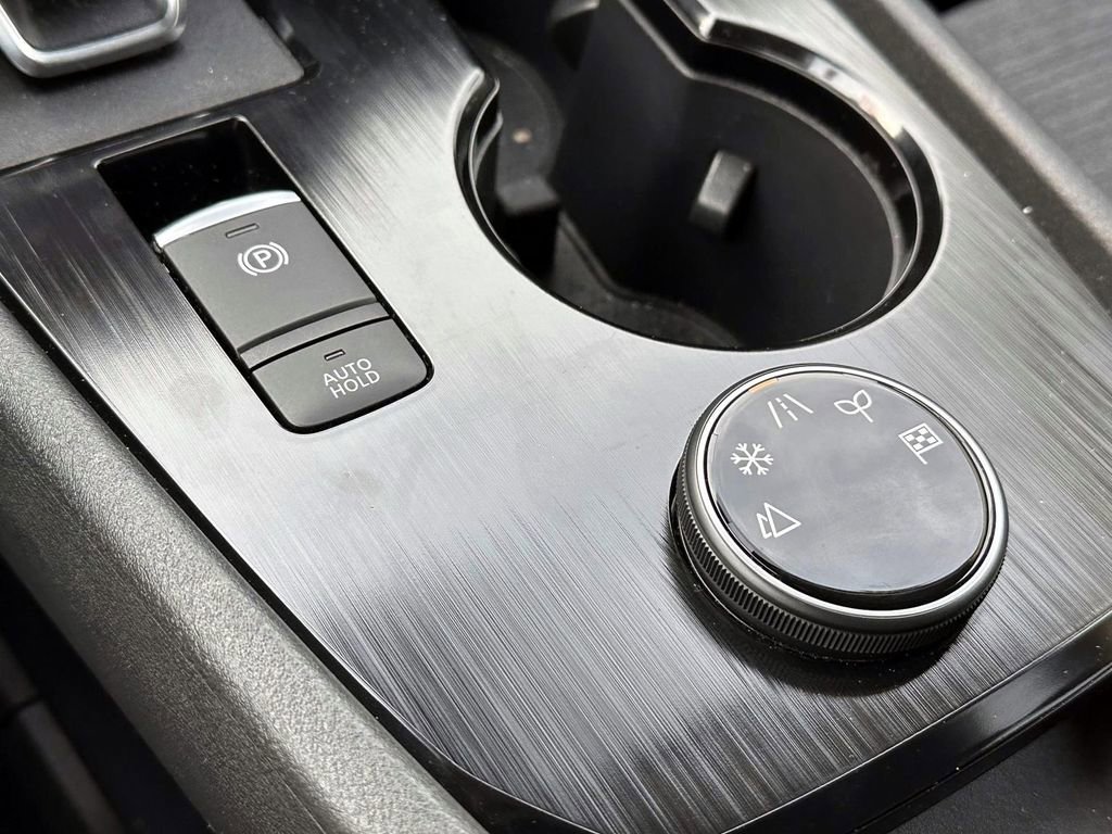 Certified 2021 Nissan Rogue SV image 30