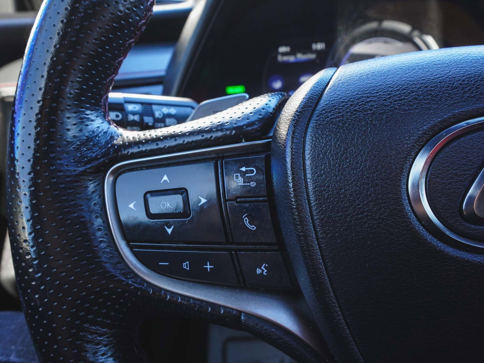 Used 2022 Lexus UX 250h F Sport image 21