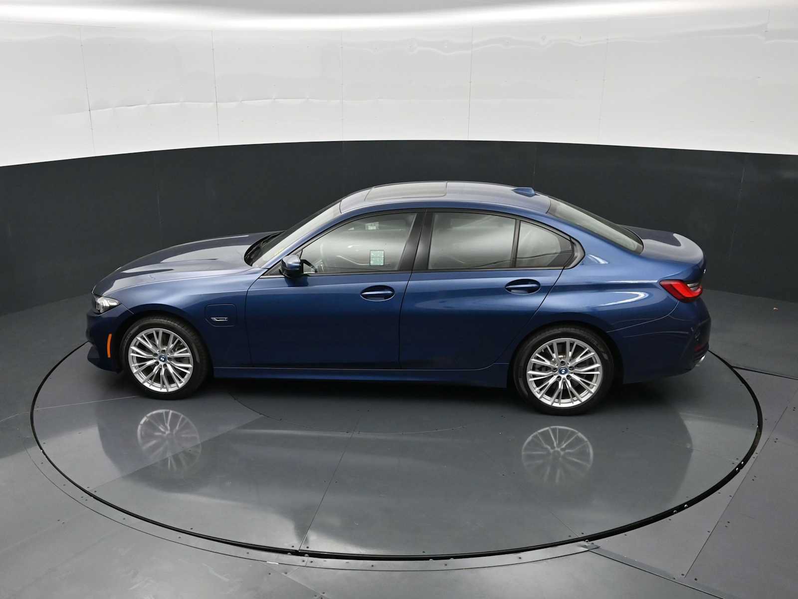 Used 2023 BMW 330e xDrive w/ Driving Assistance Package AWD/4WD image 24