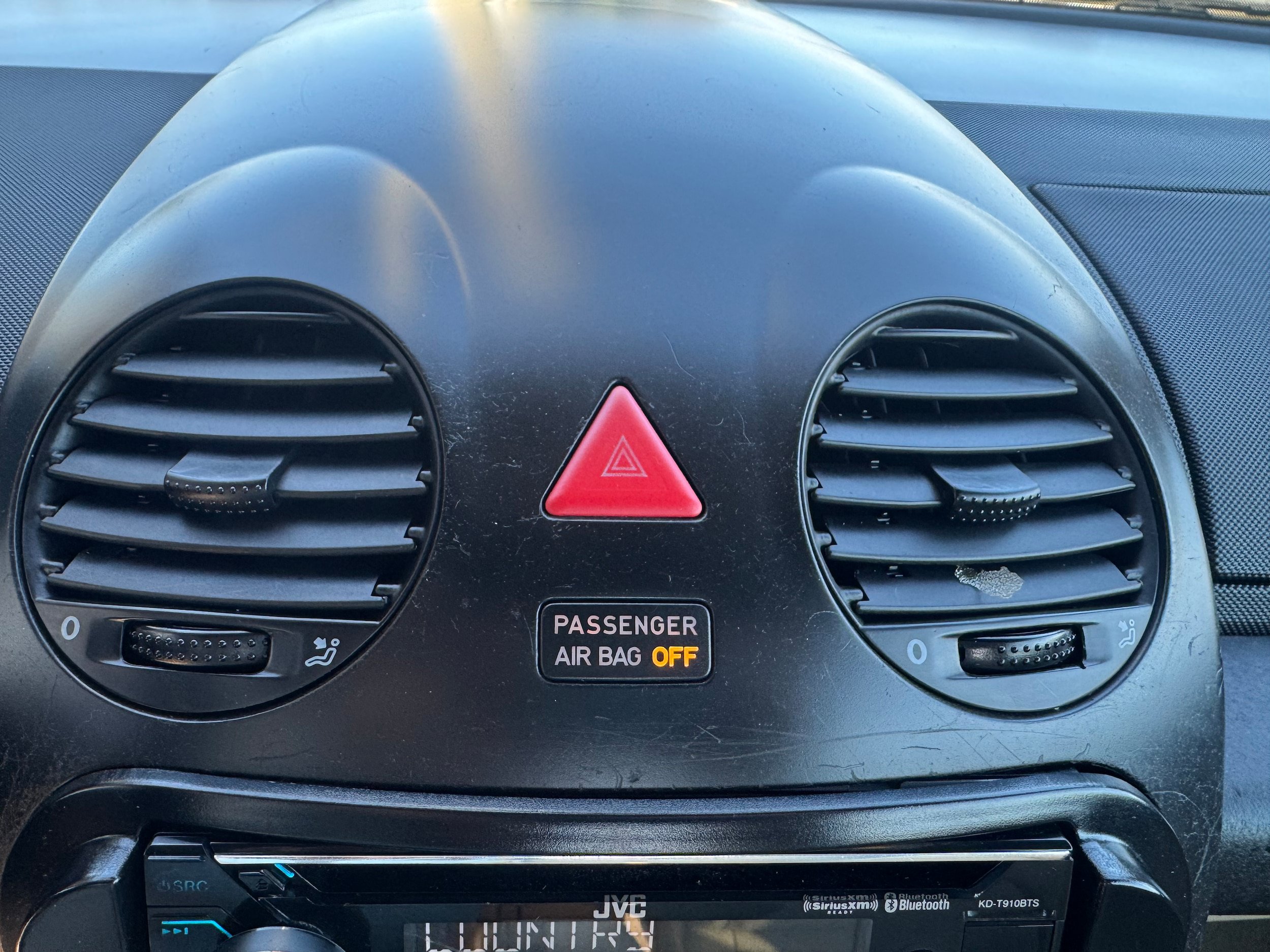 Used 2005 Volkswagen Beetle GLS FWD image 20