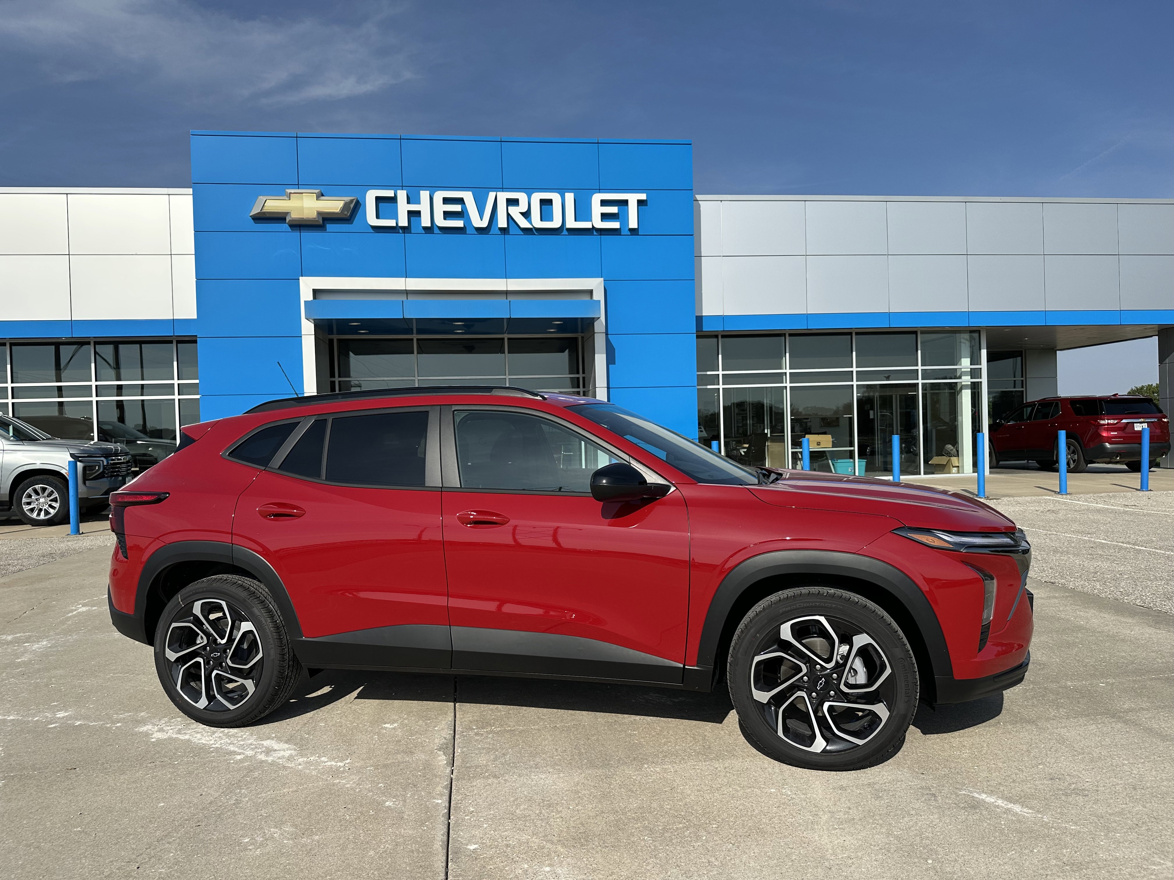 New 2026 Chevrolet Trax RS w/ Sunroof Package image 2