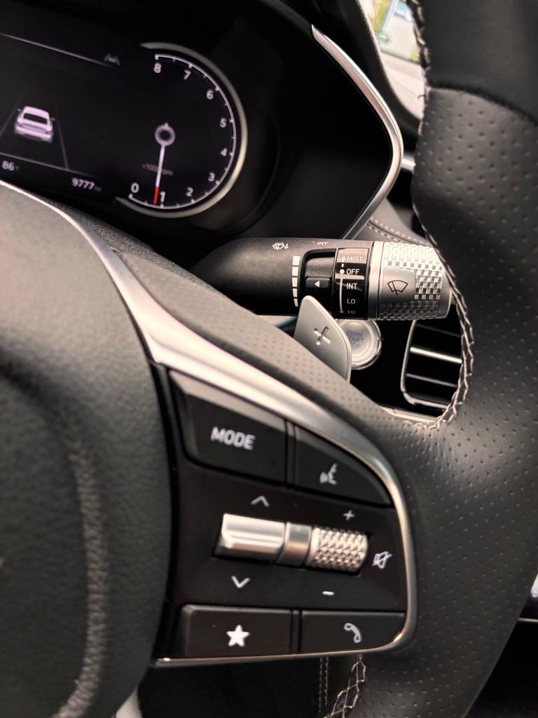 Used 2025 Genesis G70 2.5T AWD/4WD image 25