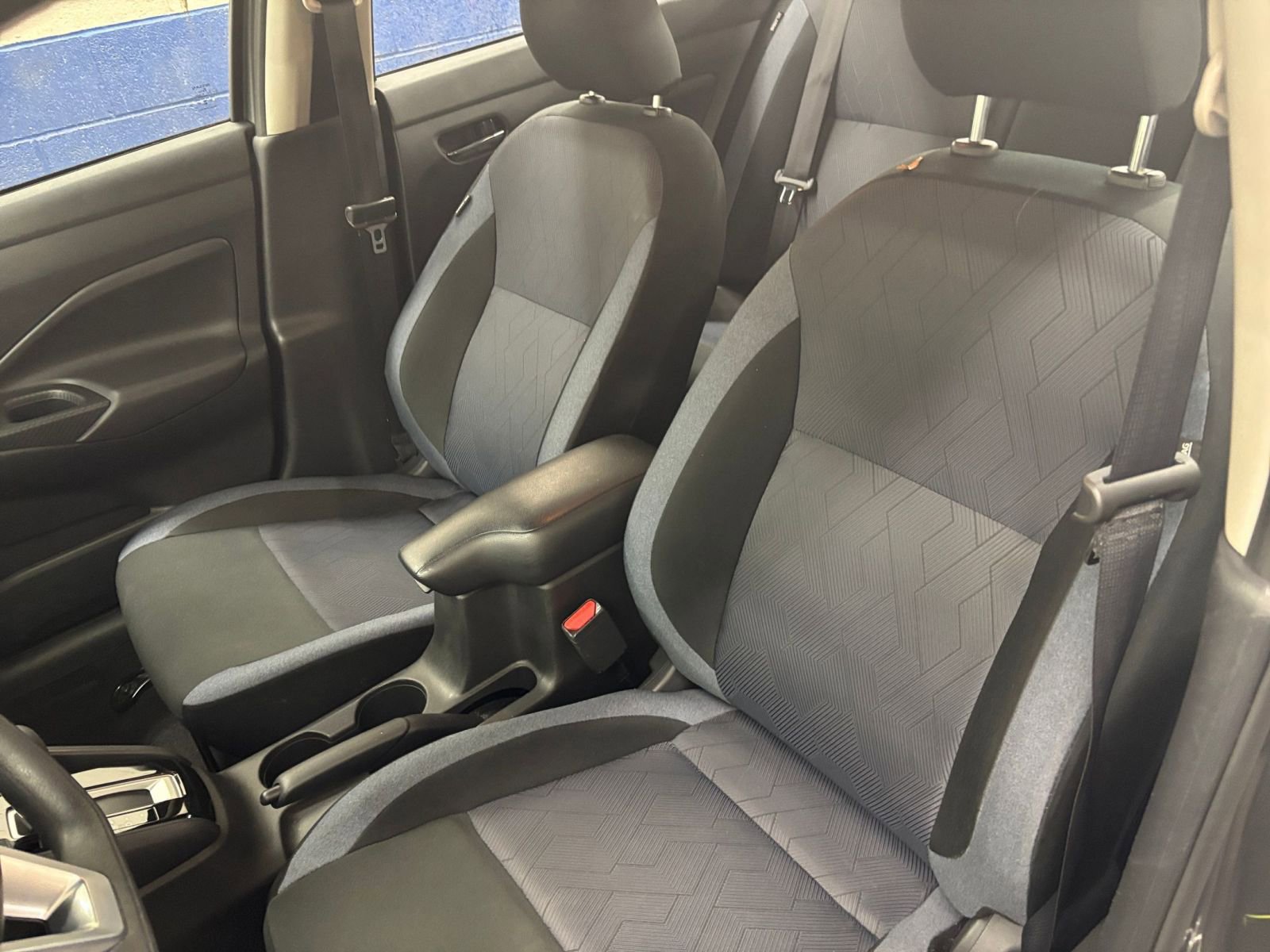 Used 2025 Nissan Versa SV FWD image 22