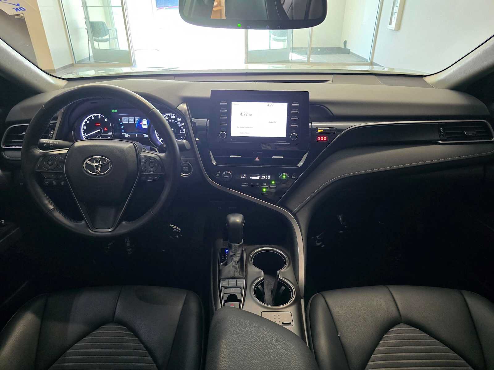 Certified 2022 Toyota Camry SE w/ Cold Weather Package AWD/4WD image 10