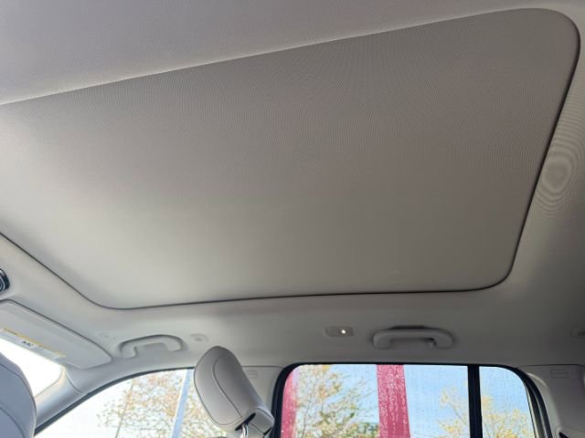 Used 2022 Jeep Grand Cherokee Overland image 14