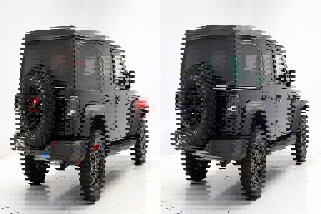 Used 2023 Jeep Wrangler Unlimited w/ Cold Weather Group image 9