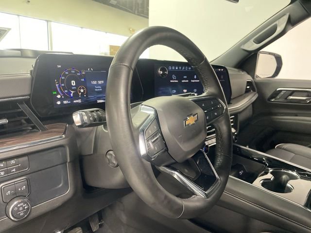 Used 2025 Chevrolet Tahoe Premier AWD/4WD image 14