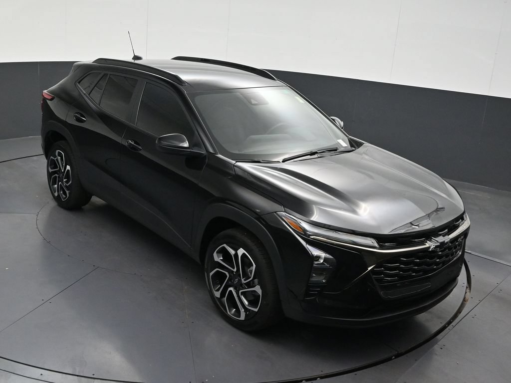 Used 2025 Chevrolet Trax RS FWD image 21