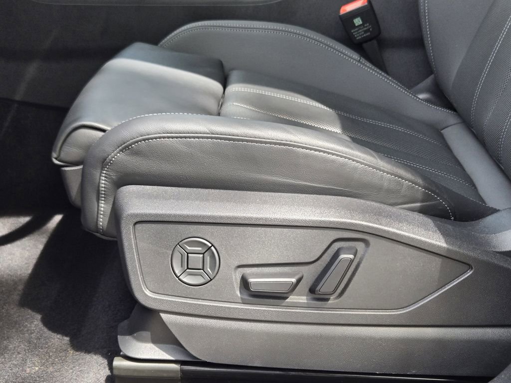 Certified 2025 Audi Q5 Premium Plus w/ Premium Plus AWD/4WD image 31