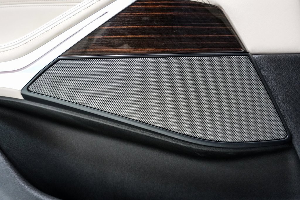 Used 2020 BMW X5 M50i w/ Premium Package image 22