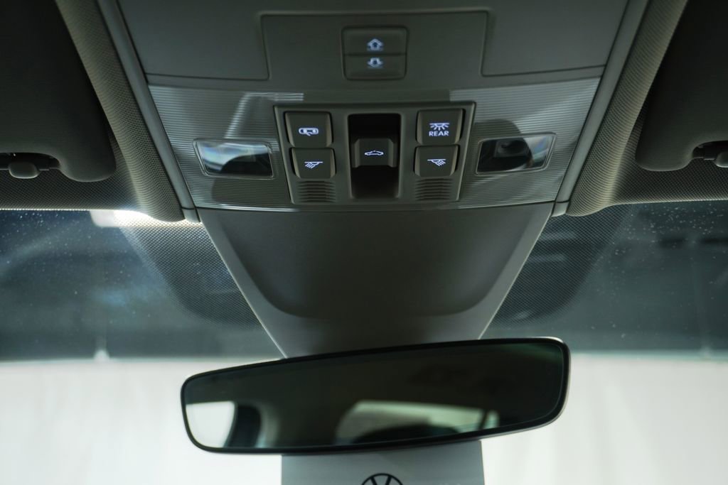 Certified 2023 Volkswagen Tiguan SE w/ Panoramic Sunroof Package image 21