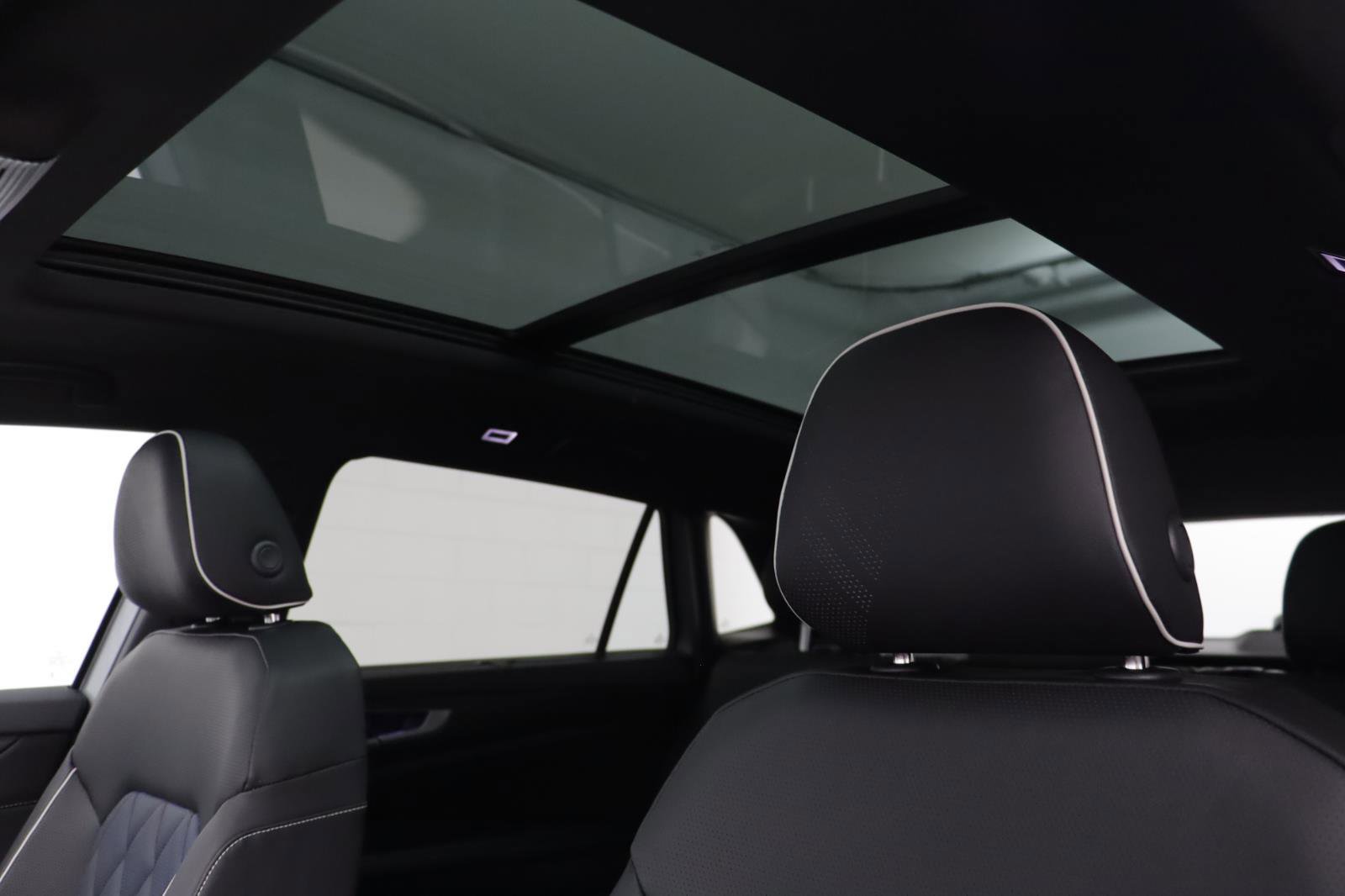 New 2026 Volkswagen Atlas Cross Sport SEL Premium R-Line image 13