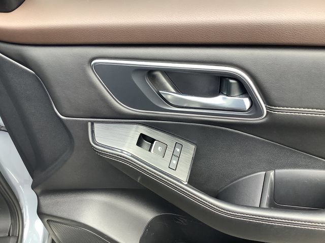 Used 2022 Nissan Rogue Platinum w/ Head-Up Display Package FWD image 39