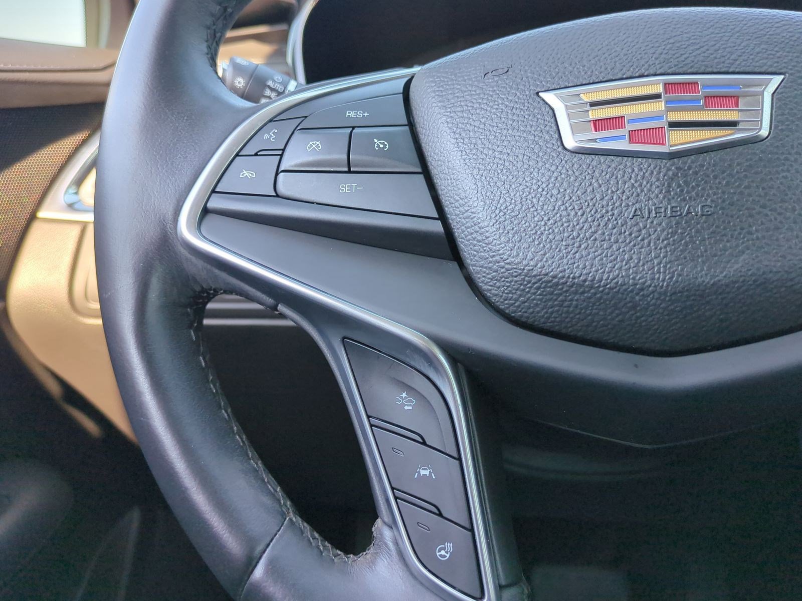 Used 2017 Cadillac XT5 Luxury w/ Driver Awareness Package FWD image 19