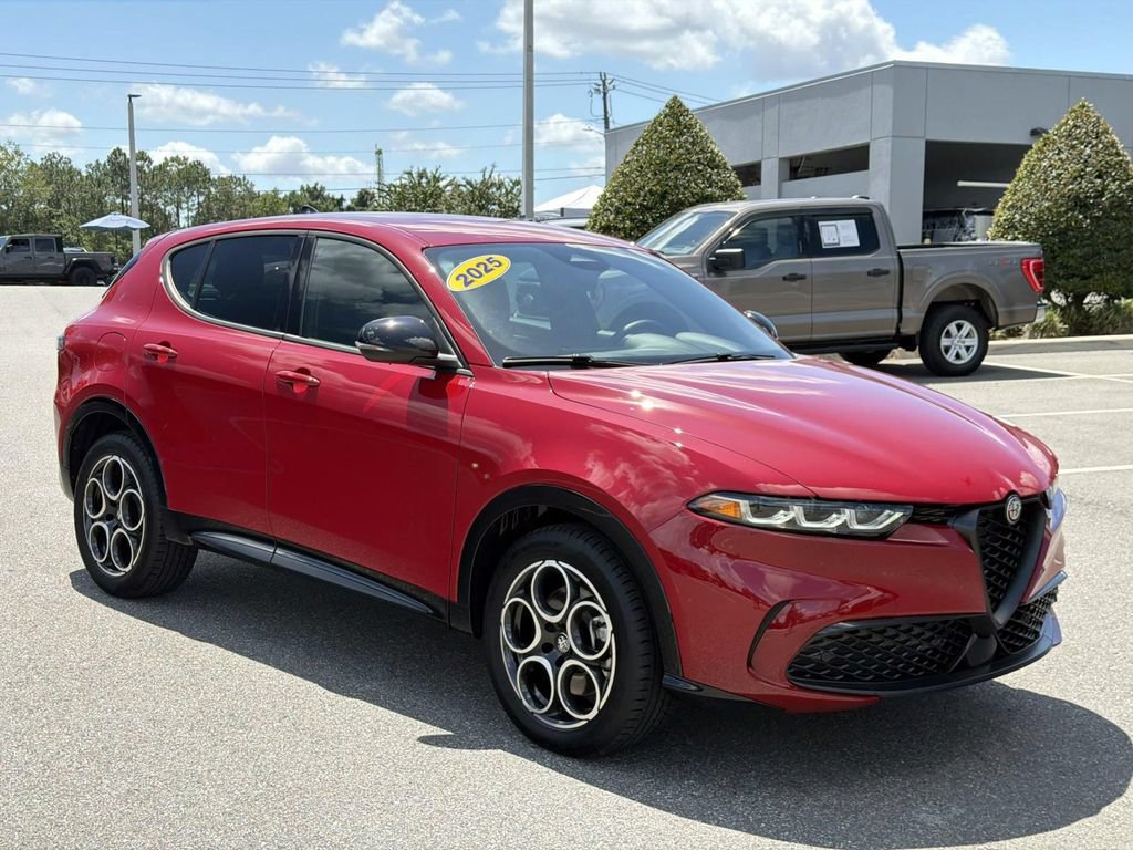 Used 2025 Alfa Romeo Tonale AWD/4WD image 7