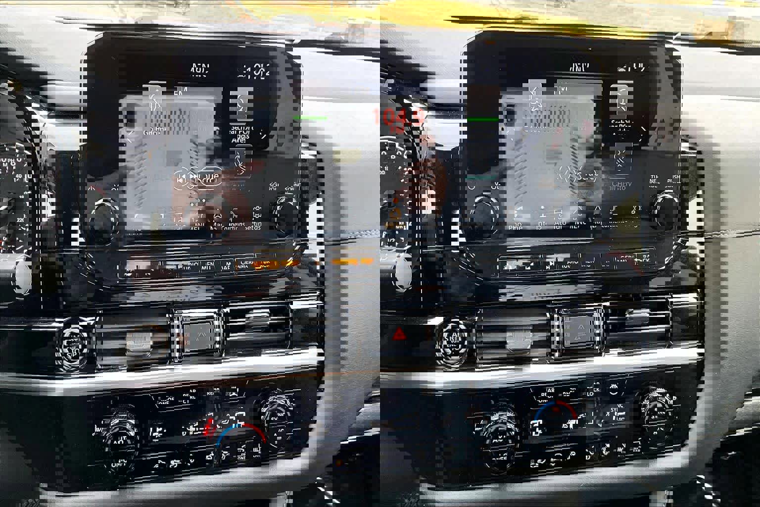 Used 2023 Nissan Pathfinder SL image 34