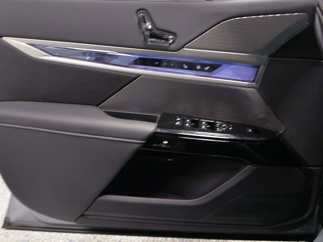 New 2026 BMW 760i xDrive w/ Luxury Rear Seating Package image 6