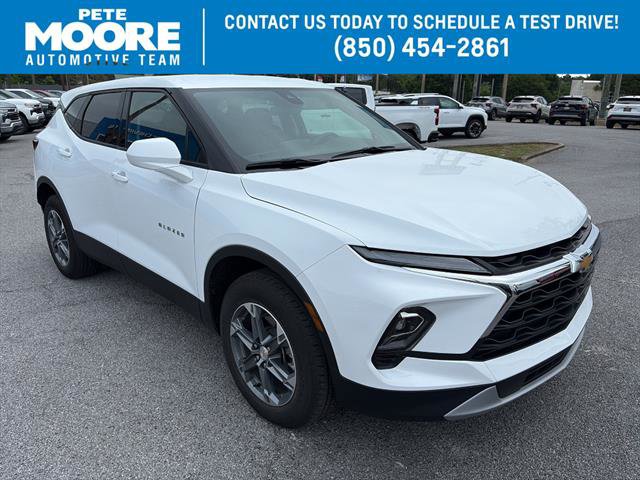 Used 2025 Chevrolet Blazer LT FWD image 1