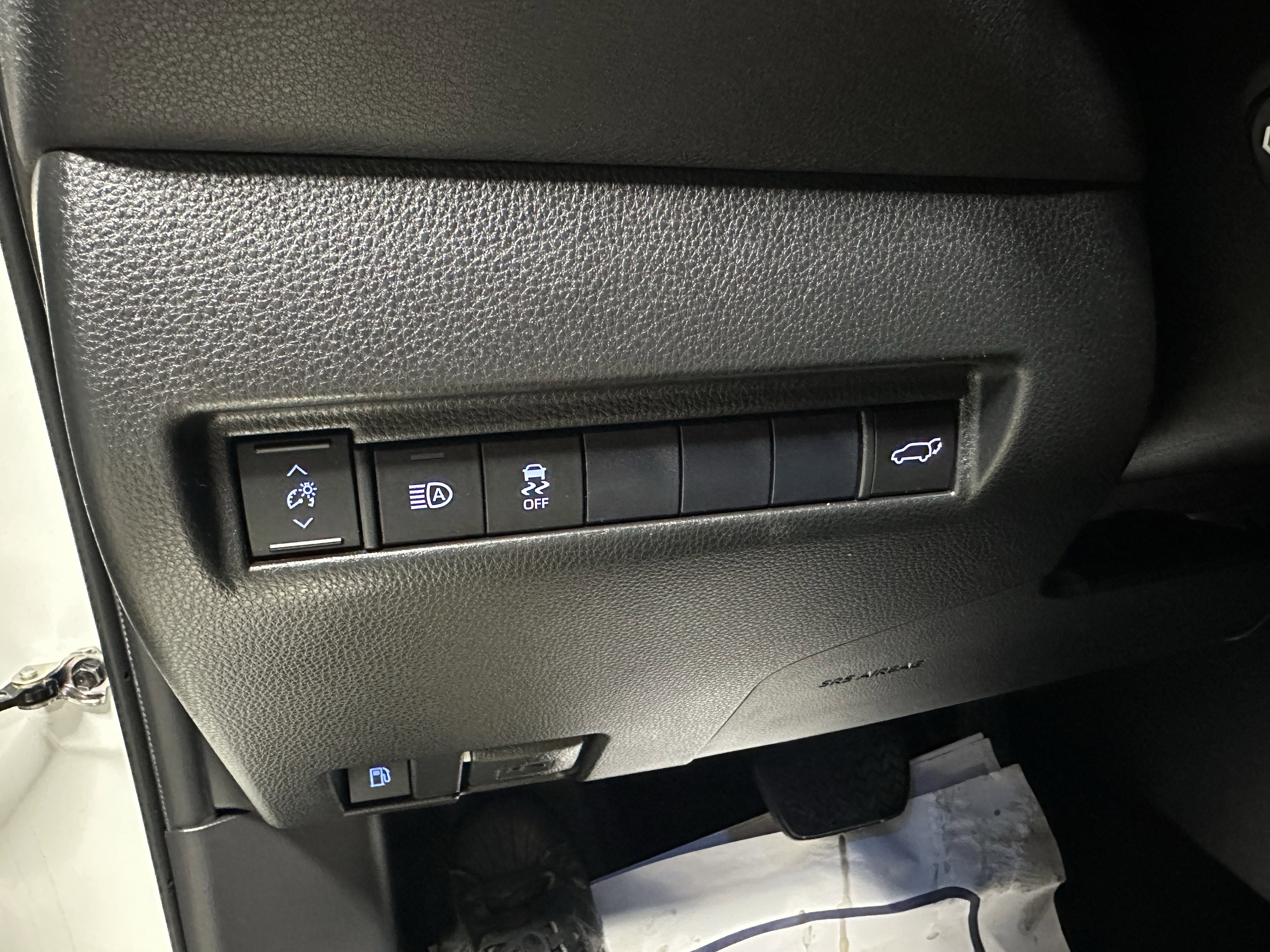 Used 2021 Toyota Venza XLE w/ Carpet Mat Package (TMS) image 15