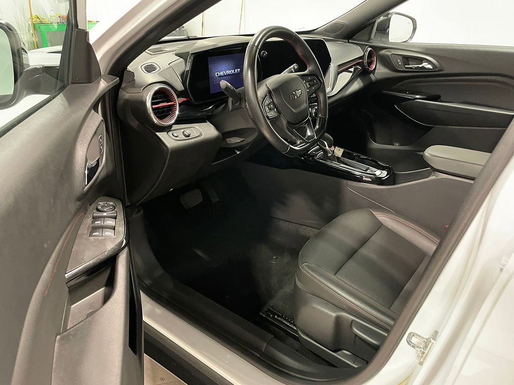 Used 2024 Chevrolet Trax RS w/ Driver Confidence Package image 18