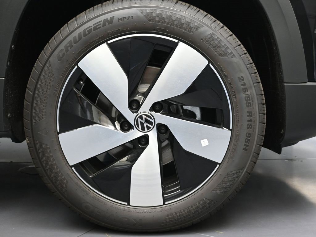 New 2025 Volkswagen Taos S image 9