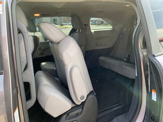 Used 2023 Toyota Sienna LE image 26