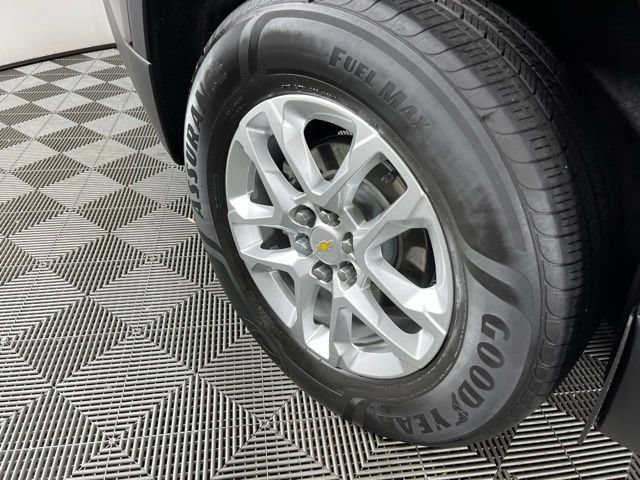 Used 2023 Chevrolet Traverse LS FWD image 17