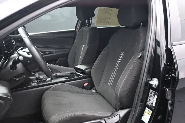 Used 2025 Hyundai Elantra Sport FWD image 5