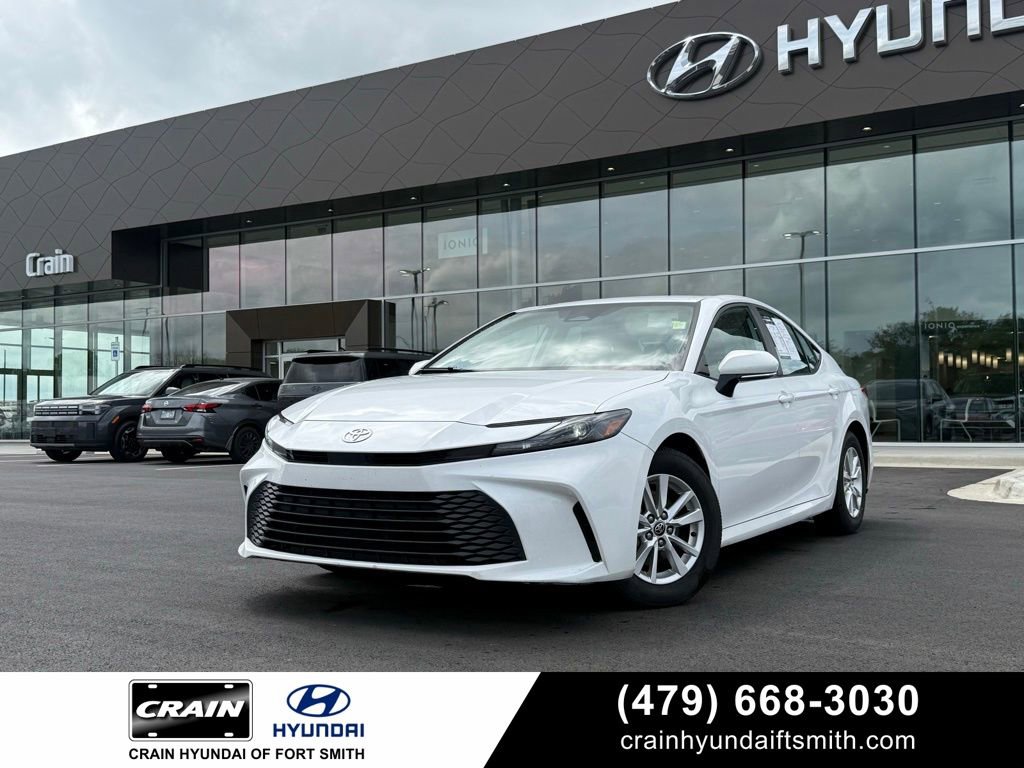 Used 2025 Toyota Camry LE FWD image 1