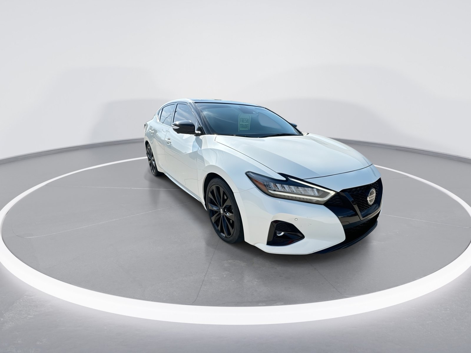 Used 2022 Nissan Maxima SR w/ Sport Mat Group FWD image 2