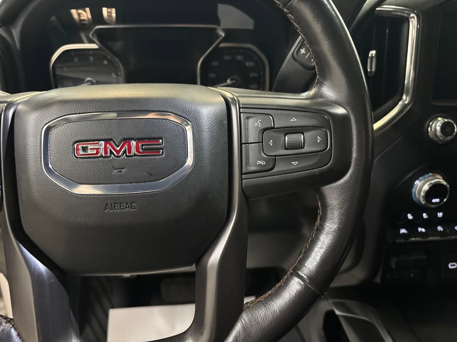Used 2020 GMC Sierra 1500 AT4 w/ AT4 Premium Package AWD/4WD image 15
