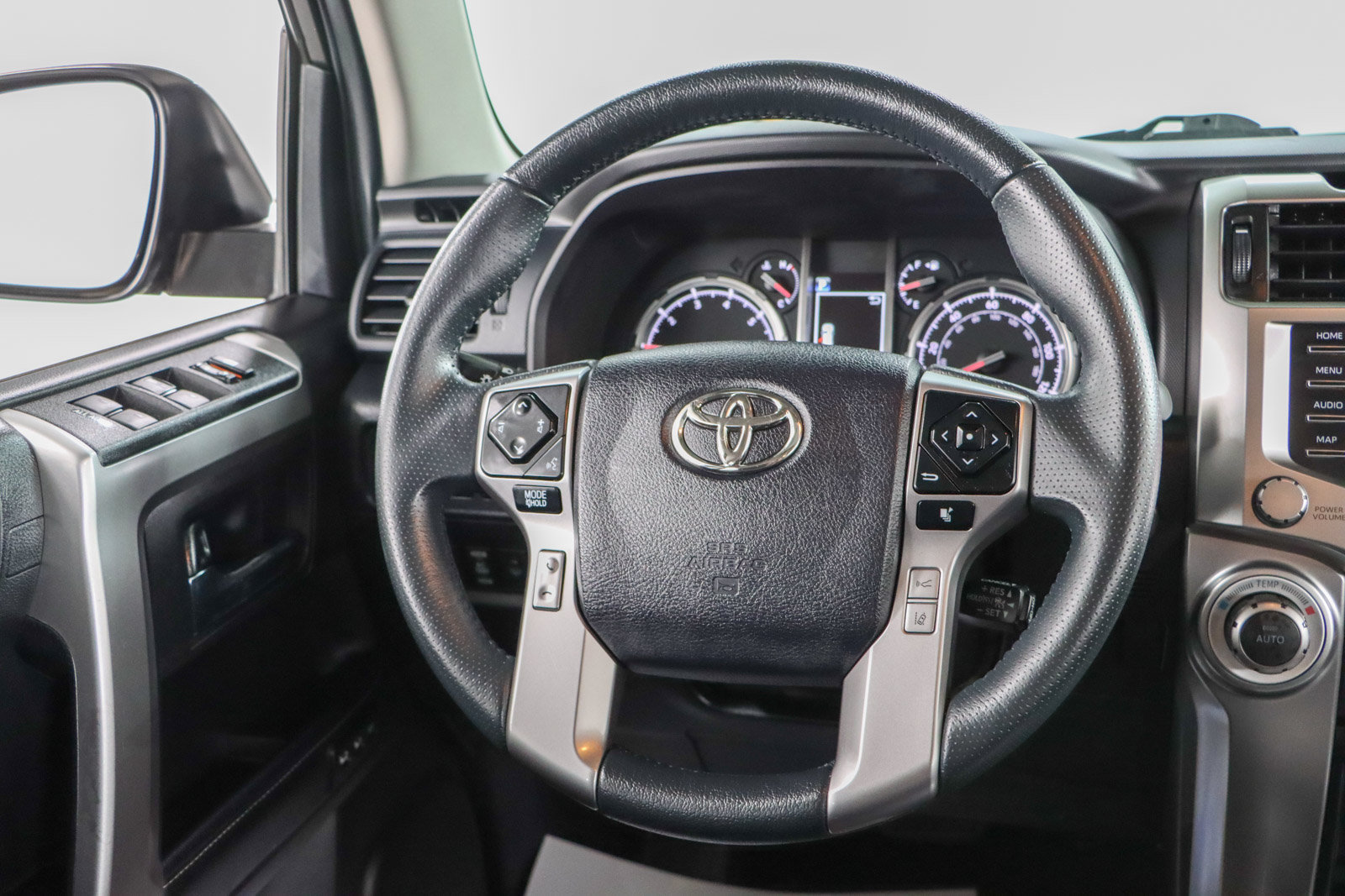 Used 2022 Toyota 4Runner Limited AWD/4WD image 12