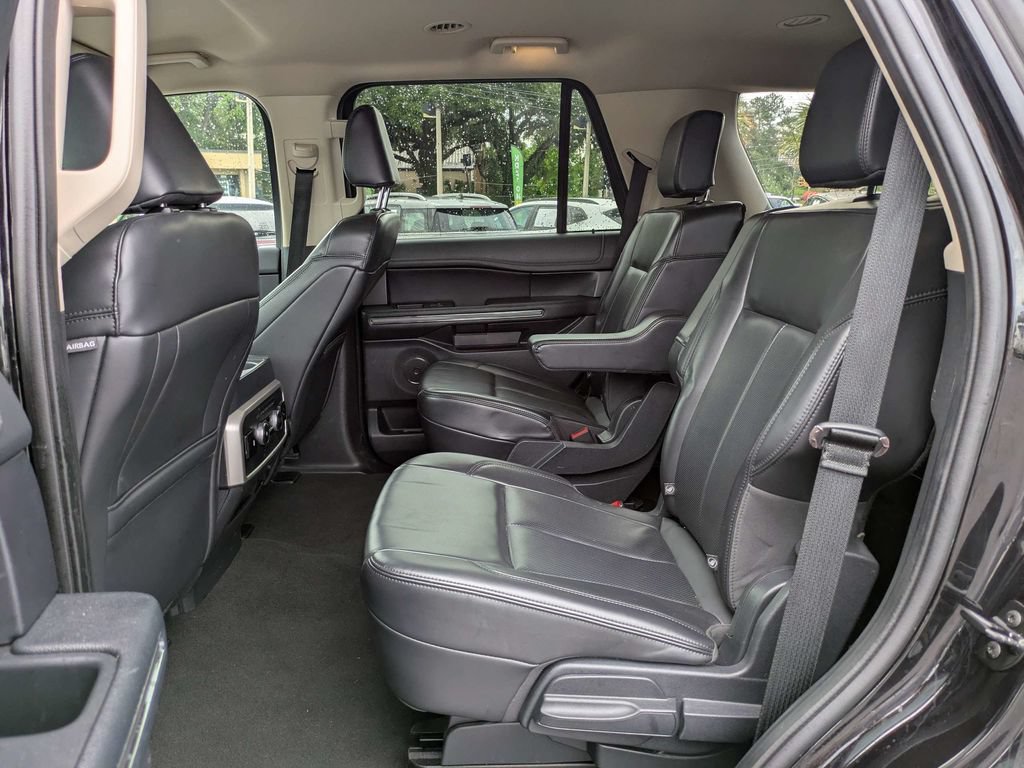 Used 2024 Ford Expedition XLT RWD image 16