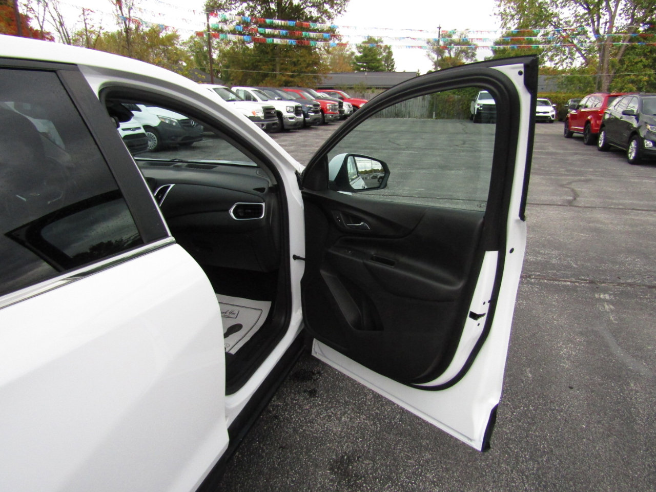 Used 2022 Chevrolet Equinox LT image 27