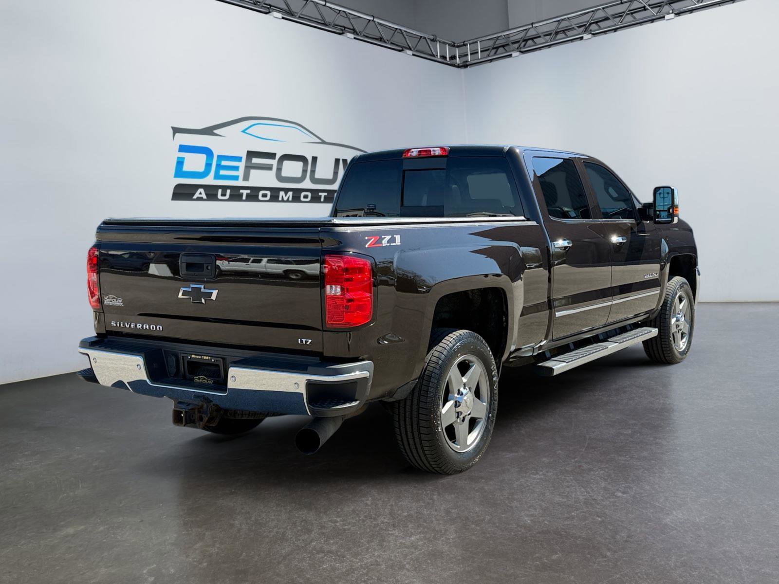 Used 2018 Chevrolet Silverado 2500 LTZ w/ LTZ Plus Package image 3